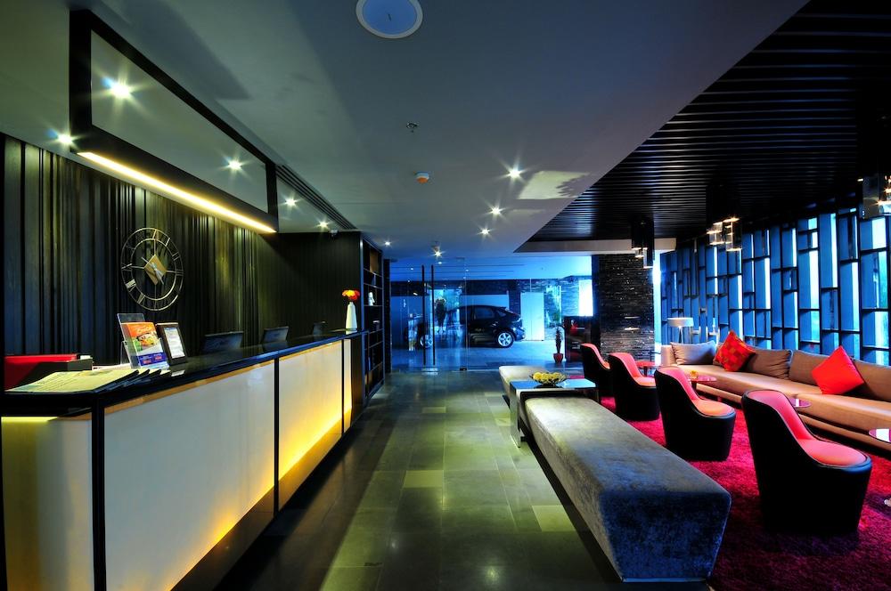 Citrus Sukhumvit 13 Nana Bangkok By Compass Hospitality - Newly Renovated Hotel Kültér fotó
