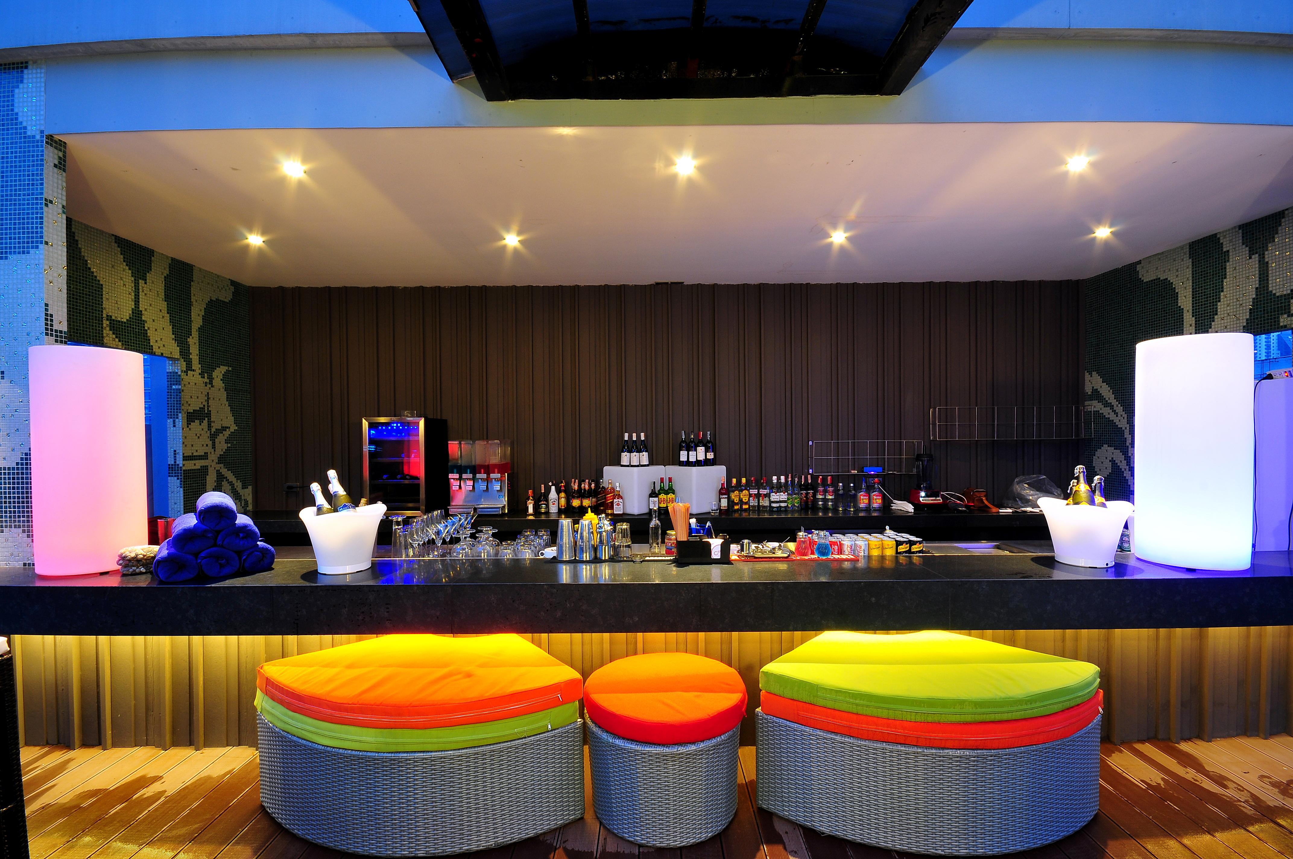 Citrus Sukhumvit 13 Nana Bangkok By Compass Hospitality - Newly Renovated Hotel Kültér fotó
