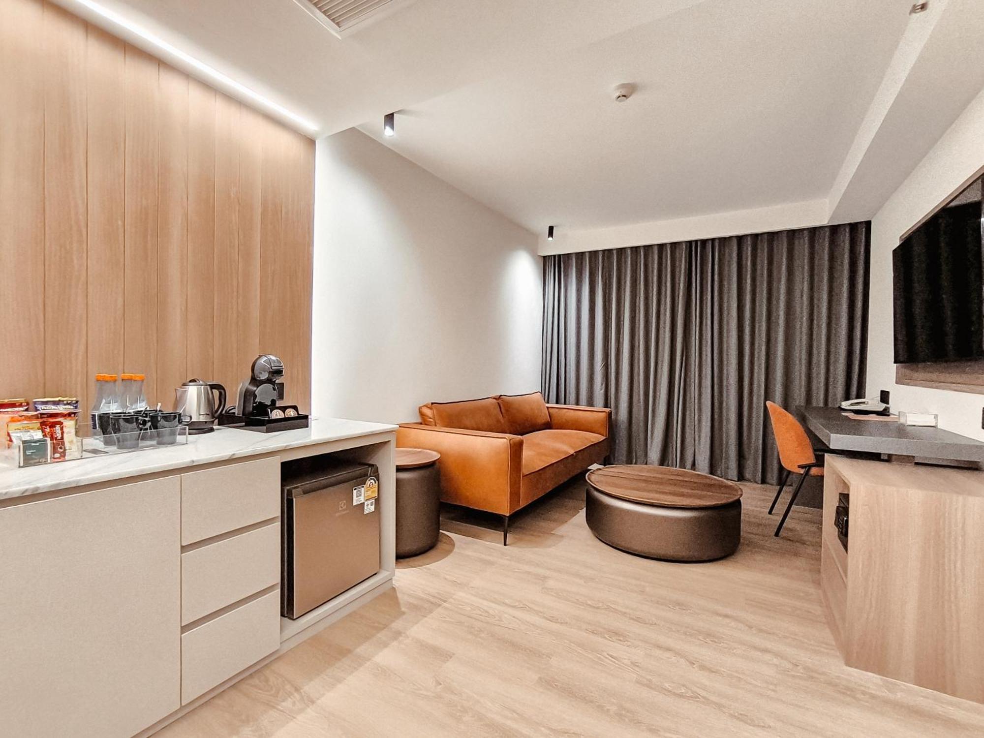 Citrus Sukhumvit 13 Nana Bangkok By Compass Hospitality - Newly Renovated Hotel Kültér fotó