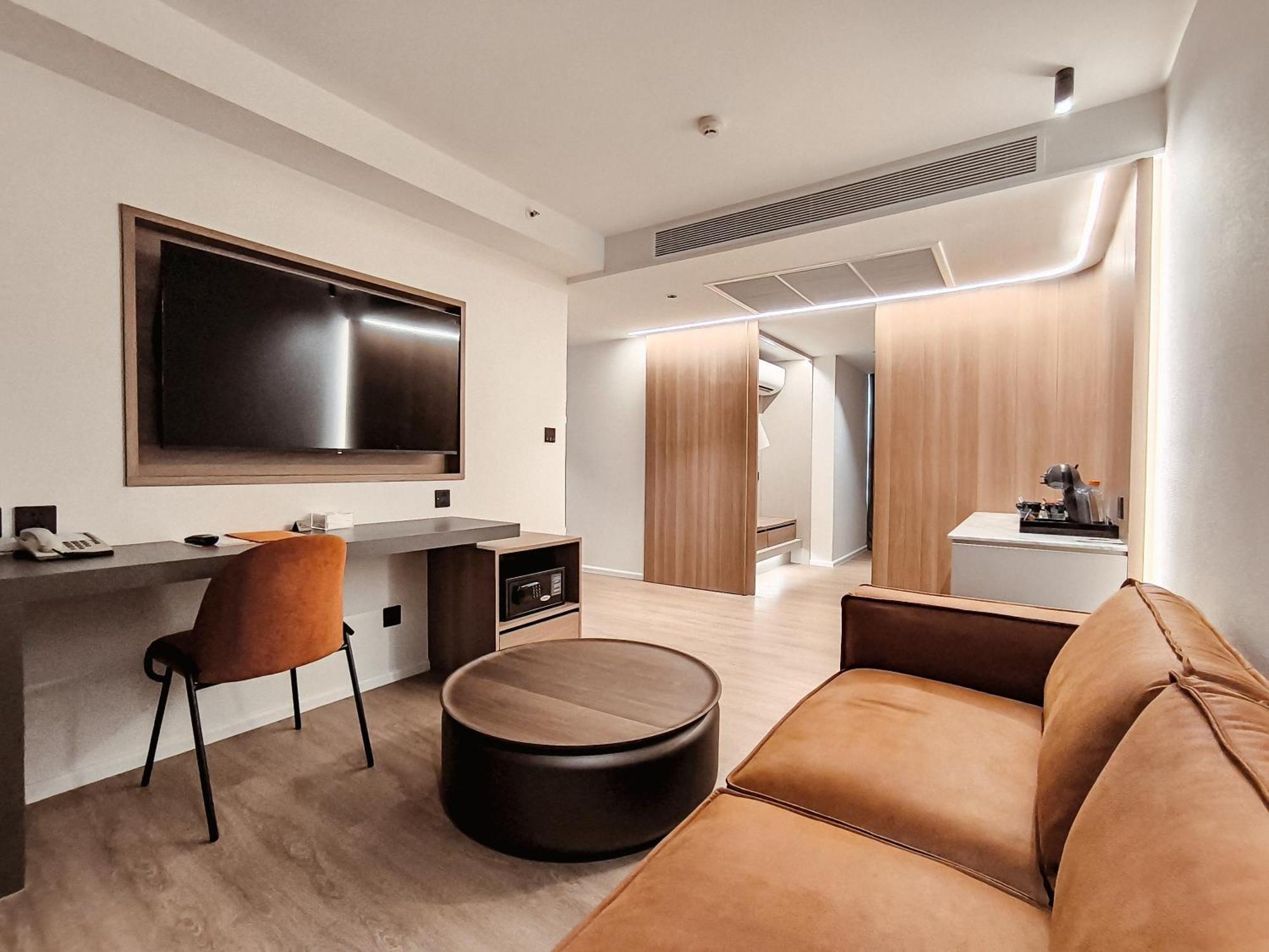 Citrus Sukhumvit 13 Nana Bangkok By Compass Hospitality - Newly Renovated Hotel Kültér fotó